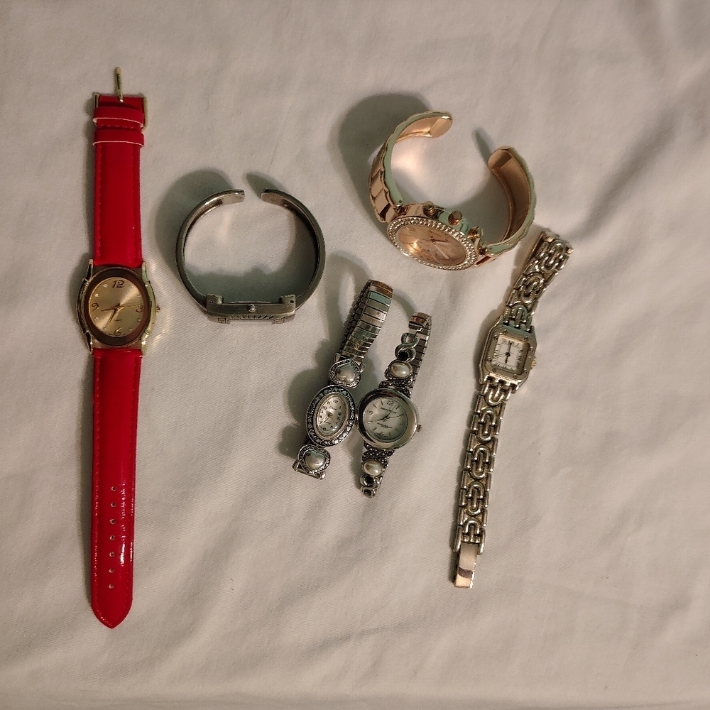 Assortment of 6 watches all work with new batteries